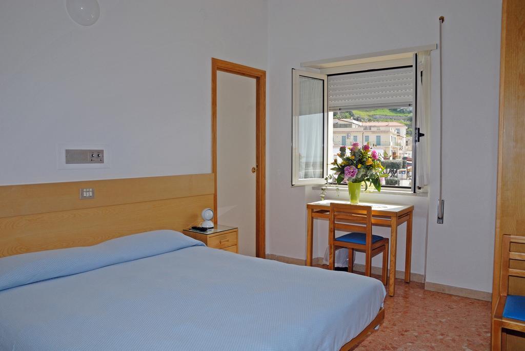 Albergo La Sirenella Sperlonga Esterno foto